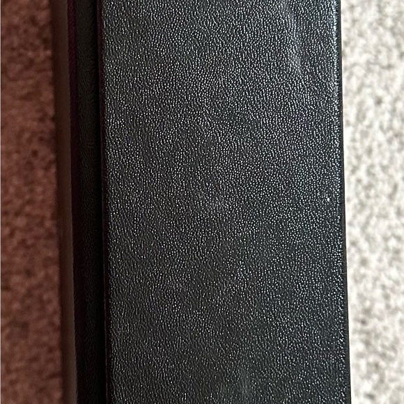 Chanel Box with Camellia and Ribbon - Picture 5 of 8